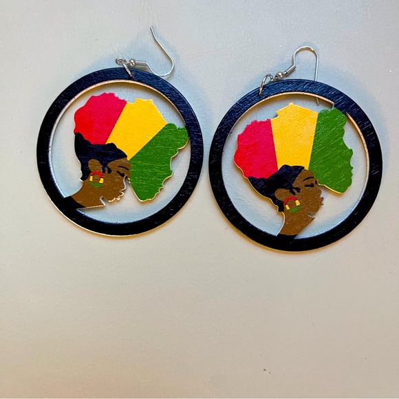African Themed Handmade & Painted Fashion Wooden Earrings - Picture 1 of 1